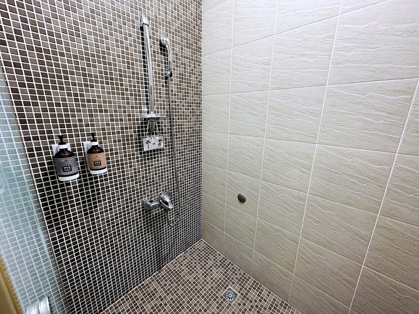 【蟬說：和社山林】教育中心四人房ｘ手作體驗│蟬說雅築ｘ泡山林秘境溫泉│深度走訪羅娜部落ｘ體驗木杵敲擊│梅子夢工廠ｘ梅精酵素霜淇淋