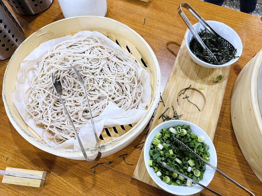 【蟬說：和社山林】教育中心四人房ｘ手作體驗│蟬說雅築ｘ泡山林秘境溫泉│深度走訪羅娜部落ｘ體驗木杵敲擊│梅子夢工廠ｘ梅精酵素霜淇淋