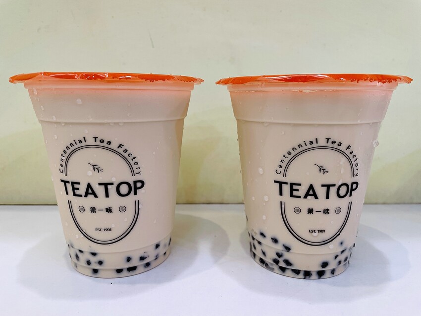 【茶二指故事館】南投名間熱門景點！巨型珍奶超好拍！買茶葉免費住「春秋茶事x彩虹水管屋」，獨家「白鷺紅茶拉麵」必吃！