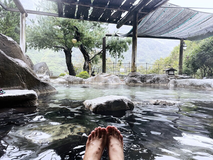 【蟬說：和社山林】教育中心四人房ｘ手作體驗│蟬說雅築ｘ泡山林秘境溫泉│深度走訪羅娜部落ｘ體驗木杵敲擊│梅子夢工廠ｘ梅精酵素霜淇淋