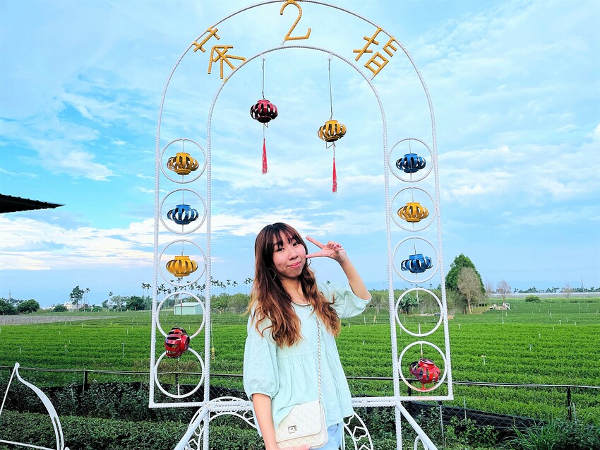 【茶二指故事館】南投名間熱門景點！巨型珍奶超好拍！買茶葉免費住「春秋茶事x彩虹水管屋」，獨家「白鷺紅茶拉麵」必吃！