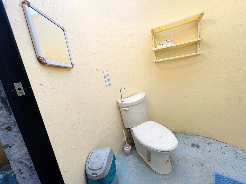 【茶二指故事館】南投名間熱門景點！巨型珍奶超好拍！買茶葉免費住「春秋茶事x彩虹水管屋」，獨家「白鷺紅茶拉麵」必吃！