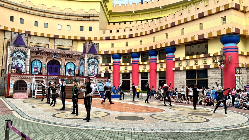 義大遊樂世界：南臺灣最值得一去的樂園~來去高雄港都搭摩天輪! /最新優惠看文內 - 進食的巨鼠