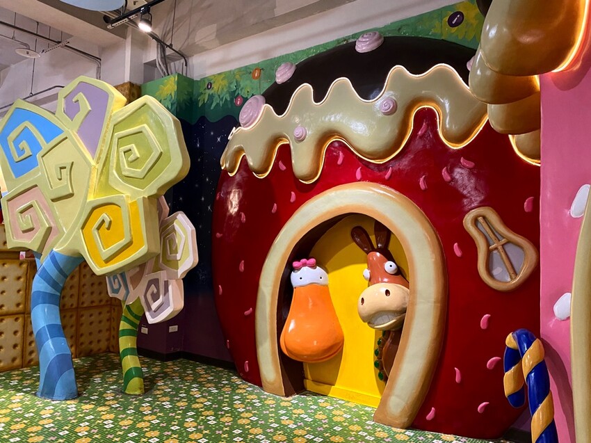 義大遊樂世界：南臺灣最值得一去的樂園~來去高雄港都搭摩天輪! /最新優惠看文內 - 進食的巨鼠