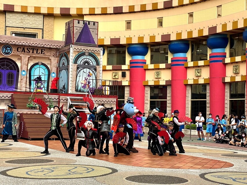 義大遊樂世界：南臺灣最值得一去的樂園~來去高雄港都搭摩天輪! /最新優惠看文內 - 進食的巨鼠