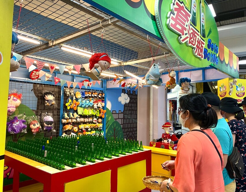 義大遊樂世界：南臺灣最值得一去的樂園~來去高雄港都搭摩天輪! /最新優惠看文內 - 進食的巨鼠