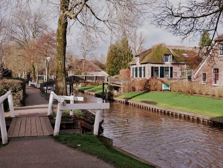荷蘭威尼斯:羊角村Giethoorn浪漫遊運河、晚餐吃Smit Giethoorn