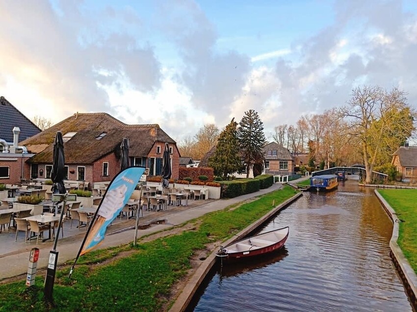 荷蘭威尼斯:羊角村Giethoorn浪漫遊運河、晚餐吃Smit Giethoorn