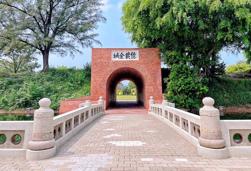 二鯤鯓砲臺(億載金城)/ WalkerLand窩客島整理提供 未經許可不可轉載 二鯤鯓砲臺(億載金城)/ WalkerLand窩客島整理提供 未經許可不可轉載