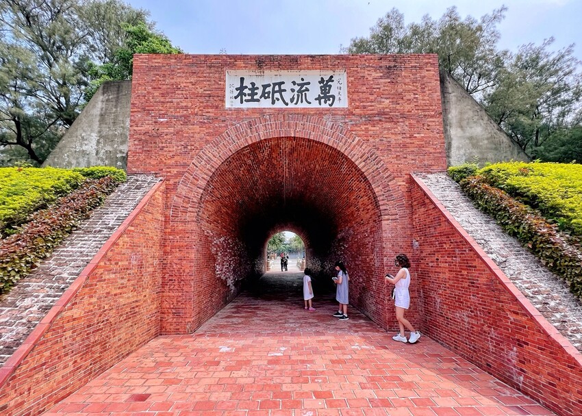 二鯤鯓砲臺(億載金城)/ WalkerLand窩客島整理提供 未經許可不可轉載 二鯤鯓砲臺(億載金城)/ WalkerLand窩客島整理提供 未經許可不可轉載