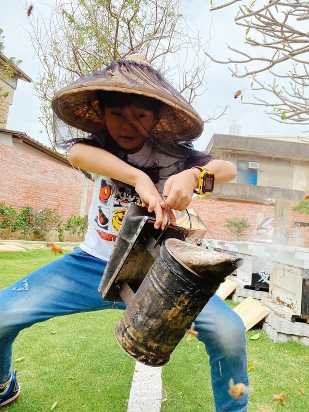 愛蜂園蜂蜜採收體驗,實在太酷了~ - 第4張圖 愛蜂園蜂蜜採收體驗,實在太酷了~