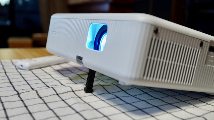 [3C] Epson CO-W01投影機開箱｜最新上市！超輕便商用／家用投影機推薦！