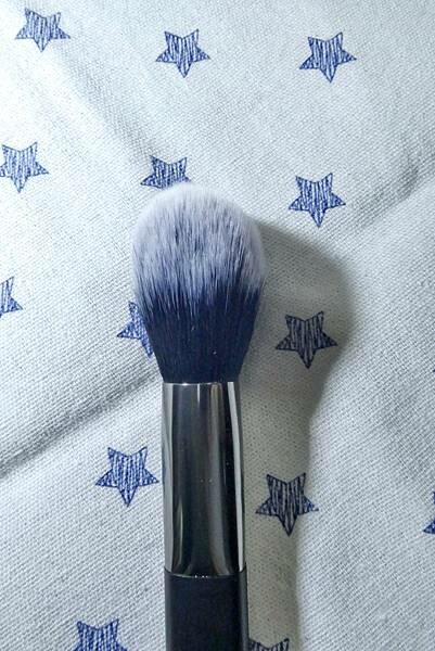 義大利彩妝品牌推薦/Kiko/平價好用、質感、高cp值刷具-腮紅刷/跟著momo歐美日買買買/連線代購彩妝好物分享