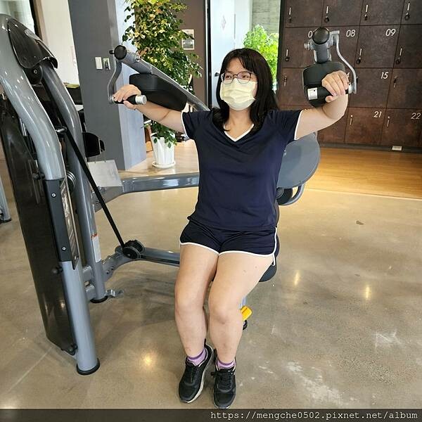 Bsh彼昂運動家-用拿鐵說聲早安，採光最美整齊又乾淨的台中西屯健身房推薦？！