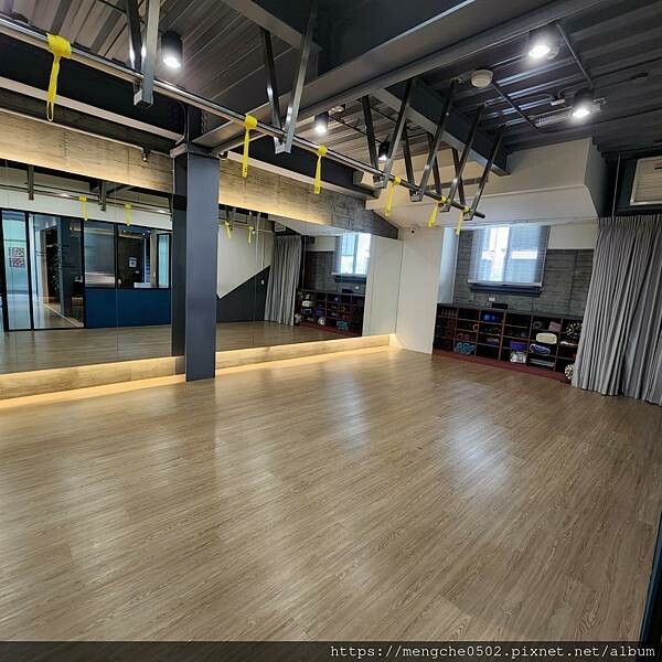 Bsh彼昂運動家-用拿鐵說聲早安，採光最美整齊又乾淨的台中西屯健身房推薦？！