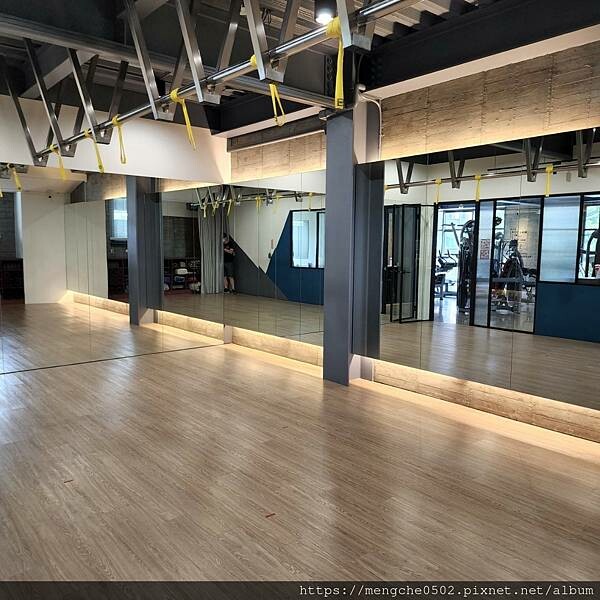 Bsh彼昂運動家-用拿鐵說聲早安，採光最美整齊又乾淨的台中西屯健身房推薦？！