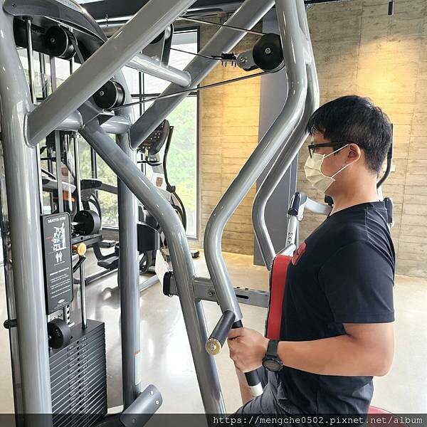 Bsh彼昂運動家-用拿鐵說聲早安，採光最美整齊又乾淨的台中西屯健身房推薦？！