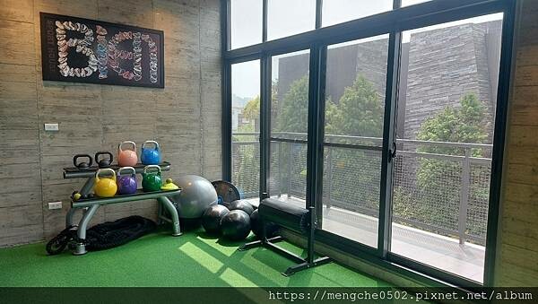 Bsh彼昂運動家-用拿鐵說聲早安，採光最美整齊又乾淨的台中西屯健身房推薦？！