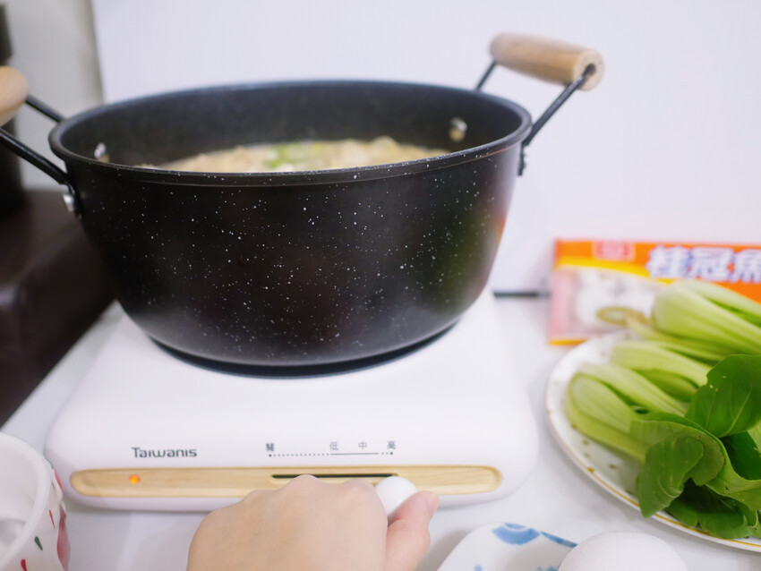 【Taiwanis炙焰電陶爐】 不挑鍋電陶爐/電陶爐/電子爐，微調溫控開關，可依烹飪需求設定溫度
