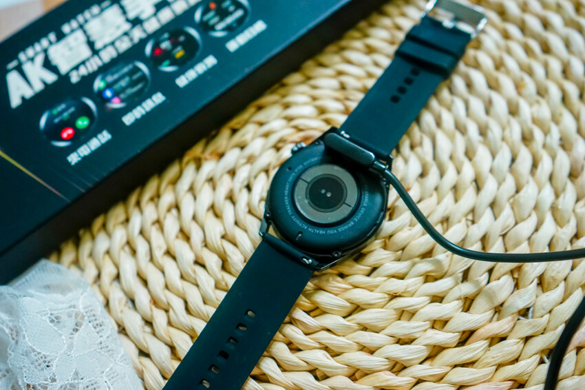 Fateir 菲堤兒【AK智慧手錶】高清觸控螢幕運動手錶，多款錶面可更換，多種運動模式、血氧心跳監測，持久續