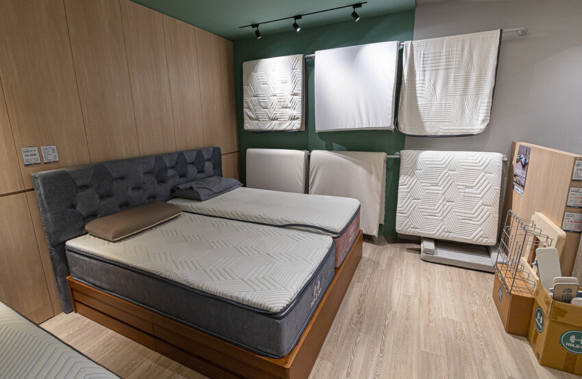 HOLD-ON舉重床古亭門市｜台北中正家具開箱心得｜床墊超舒服試躺完就立刻下單一張經典款的帶回家睡，美觀又舒適物超所值的床墊推薦 - 卡爾茗 C.L.M.