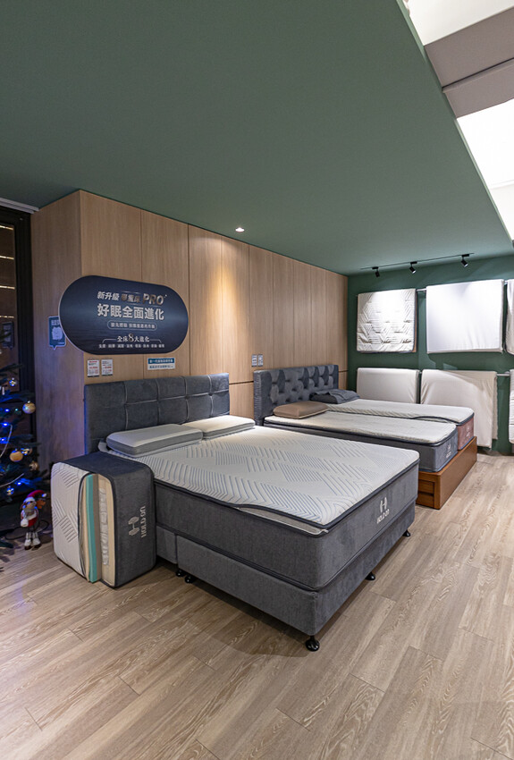 HOLD-ON舉重床古亭門市｜台北中正家具開箱心得｜床墊超舒服試躺完就立刻下單一張經典款的帶回家睡，美觀又舒適物超所值的床墊推薦 - 卡爾茗 C.L.M.