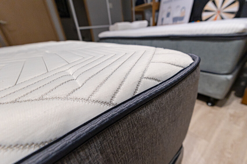 HOLD-ON舉重床古亭門市｜台北中正家具開箱心得｜床墊超舒服試躺完就立刻下單一張經典款的帶回家睡，美觀又舒適物超所值的床墊推薦 - 卡爾茗 C.L.M.