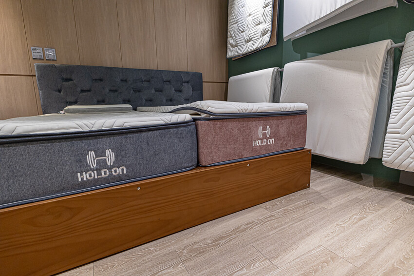 HOLD-ON舉重床古亭門市｜台北中正家具開箱心得｜床墊超舒服試躺完就立刻下單一張經典款的帶回家睡，美觀又舒適物超所值的床墊推薦 - 卡爾茗 C.L.M.