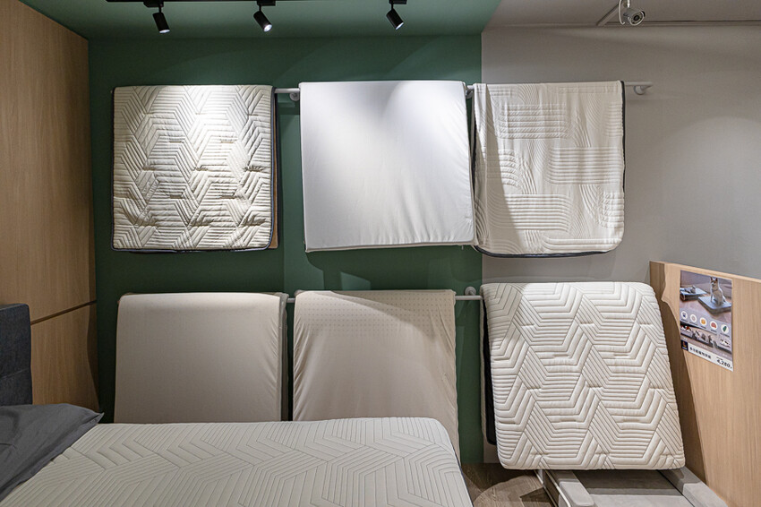 HOLD-ON舉重床古亭門市｜台北中正家具開箱心得｜床墊超舒服試躺完就立刻下單一張經典款的帶回家睡，美觀又舒適物超所值的床墊推薦 - 卡爾茗 C.L.M.