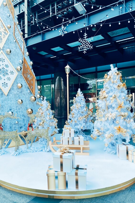 2022台中新光三越獨家魔幻森林金燦耶誕城｜10米高超奢華耶誕樹｜彷彿置身北歐冰雪場景｜夢幻場景隨手一拍秒出大片！ - 萍姐愛分享