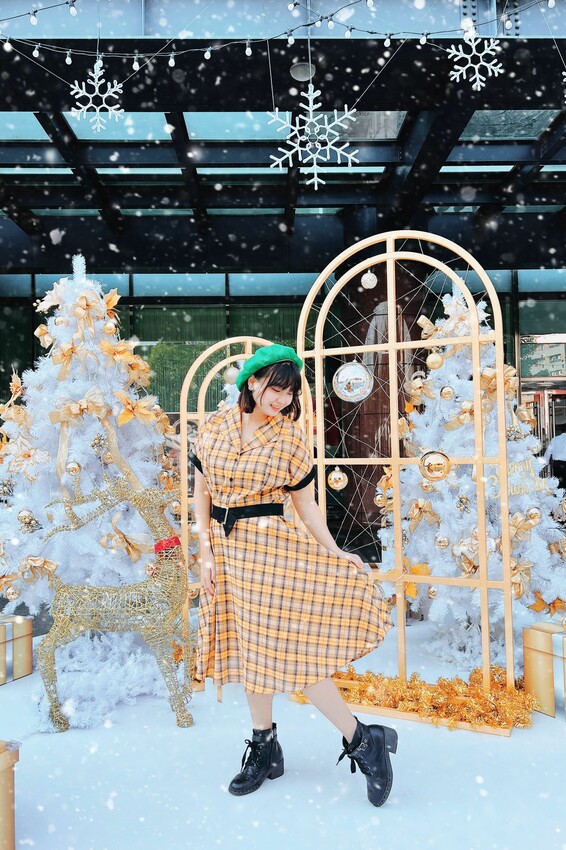 2022台中新光三越獨家魔幻森林金燦耶誕城｜10米高超奢華耶誕樹｜彷彿置身北歐冰雪場景｜夢幻場景隨手一拍秒出大片！ - 萍姐愛分享