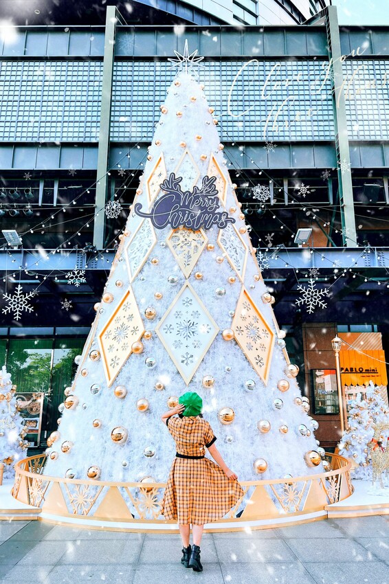 2022台中新光三越獨家魔幻森林金燦耶誕城｜10米高超奢華耶誕樹｜彷彿置身北歐冰雪場景｜夢幻場景隨手一拍秒出大片！ - 萍姐愛分享