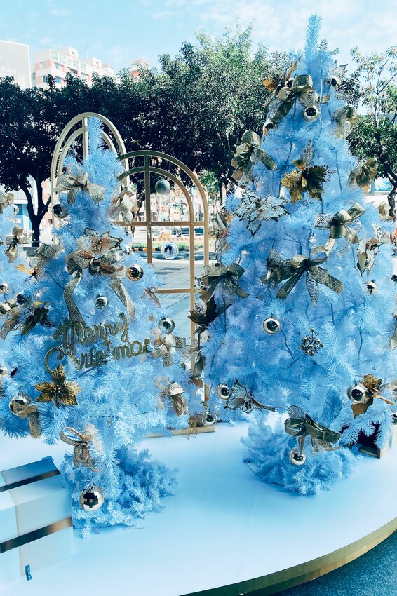 2022台中新光三越獨家魔幻森林金燦耶誕城｜10米高超奢華耶誕樹｜彷彿置身北歐冰雪場景｜夢幻場景隨手一拍秒出大片！ - 萍姐愛分享