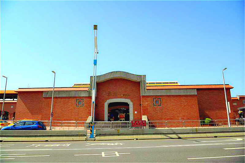 敬老卡坐捷運｜淡水海關碼頭