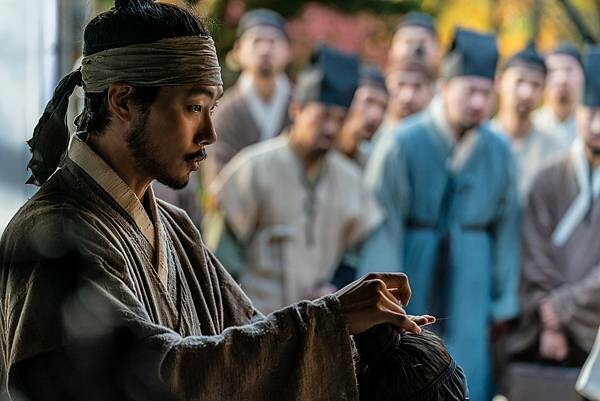 4-晝盲神探_新聞稿照02_柳俊烈飾演「盲醫」 三度合作柳海真視為偶像