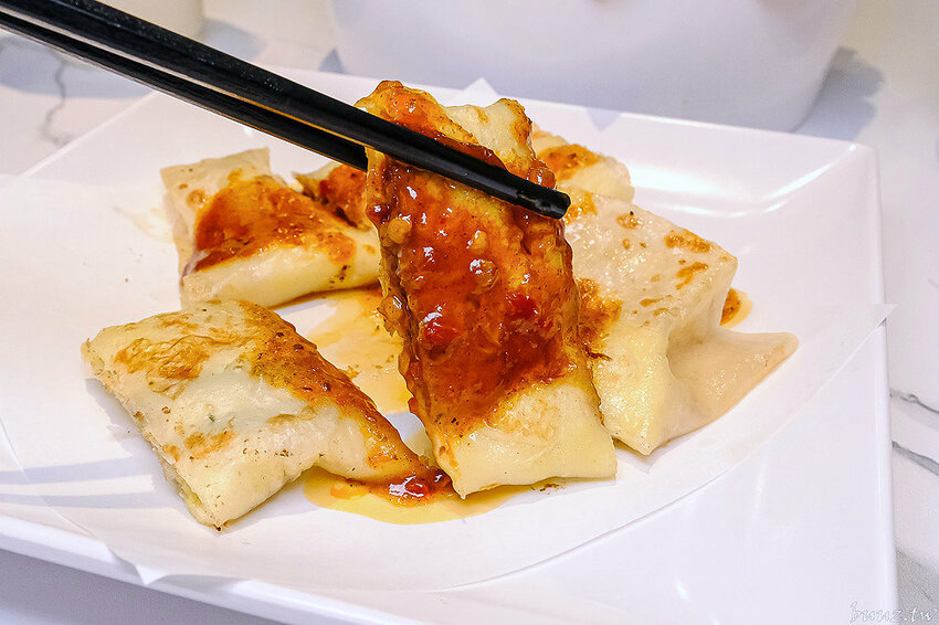 拌麵粥品新開張，客來樂夜食店，手工丸扎實油蔥香氣足，湯包、蛋餅，餐點選擇多！