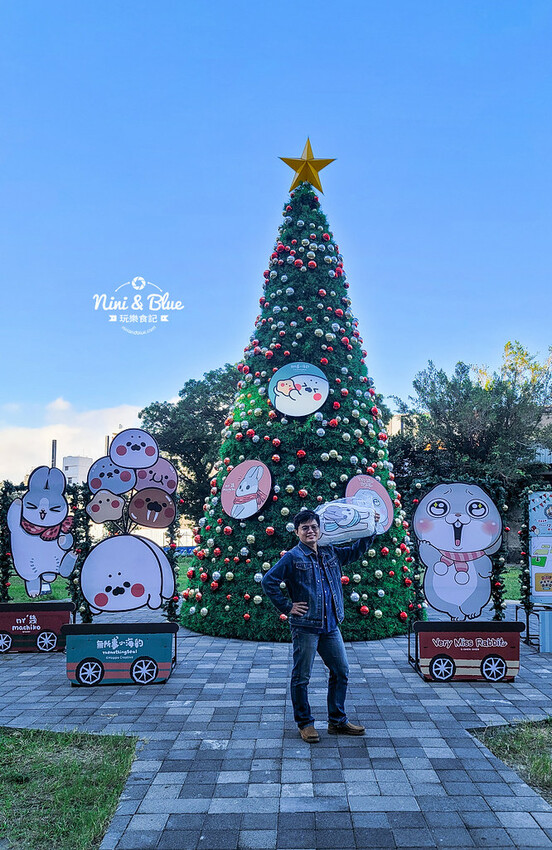 臺中驛冬日嘉年華 | 超萌角色搭乘旋轉木馬、摩天輪來到臺中驛鐵道文化園區,2022台中耶誕景點推薦 @Nini and Blue 玩樂食記