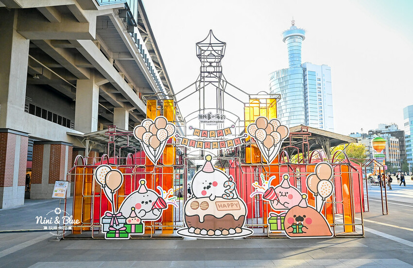 臺中驛冬日嘉年華 | 超萌角色搭乘旋轉木馬、摩天輪來到臺中驛鐵道文化園區,2022台中耶誕景點推薦 @Nini and Blue 玩樂食記