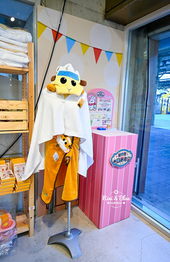 臺中驛冬日嘉年華 | 超萌角色搭乘旋轉木馬、摩天輪來到臺中驛鐵道文化園區,2022台中耶誕景點推薦 @Nini and Blue 玩樂食記