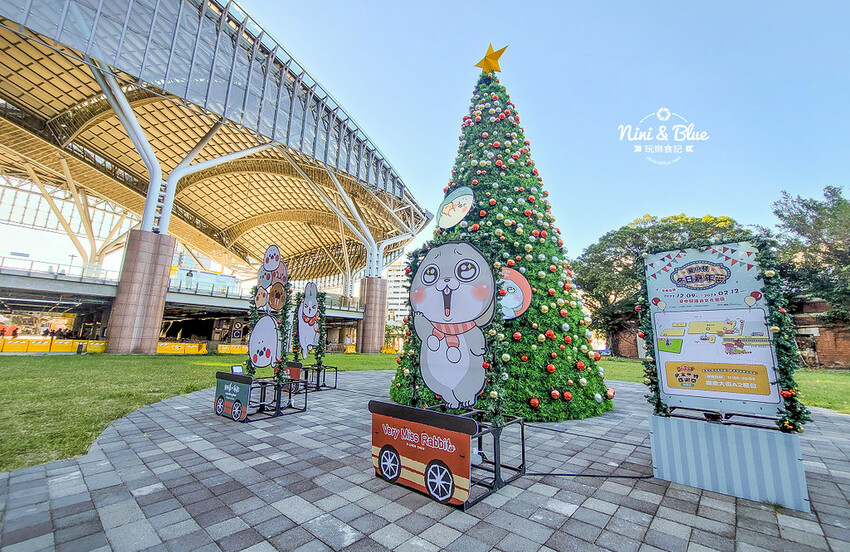 臺中驛冬日嘉年華 | 超萌角色搭乘旋轉木馬、摩天輪來到臺中驛鐵道文化園區,2022台中耶誕景點推薦 @Nini and Blue 玩樂食記