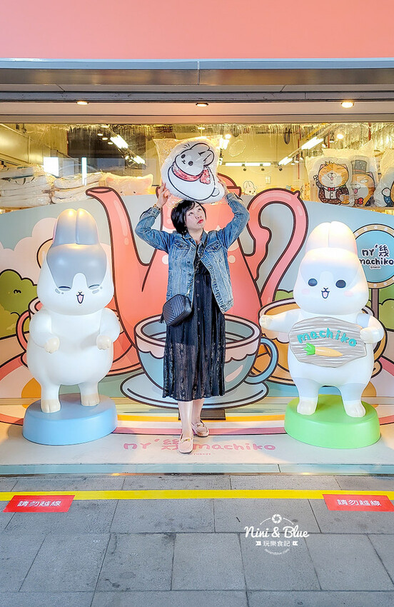 臺中驛冬日嘉年華 | 超萌角色搭乘旋轉木馬、摩天輪來到臺中驛鐵道文化園區,2022台中耶誕景點推薦 @Nini and Blue 玩樂食記