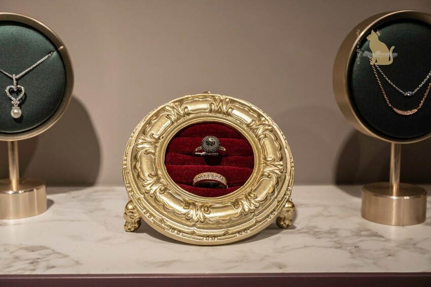 台中婚戒 ｜飾品  IR 飾品專賣 刻劃粗曠感老宅裡的飾品店…這裡不是咖啡館 ，免費喝咖啡