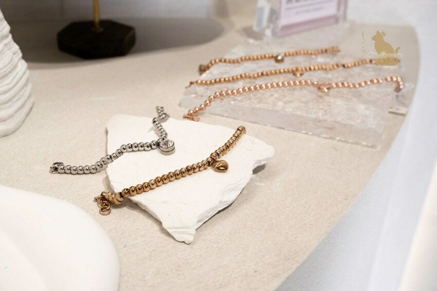 台中婚戒 ｜飾品  IR 飾品專賣 刻劃粗曠感老宅裡的飾品店…這裡不是咖啡館 ，免費喝咖啡