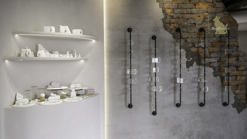 台中婚戒 ｜飾品  IR 飾品專賣 刻劃粗曠感老宅裡的飾品店…這裡不是咖啡館 ，免費喝咖啡