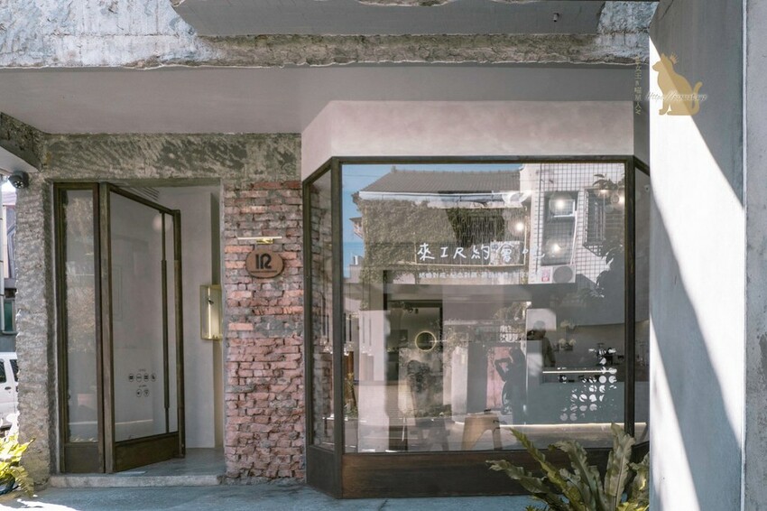 台中婚戒 ｜飾品  IR 飾品專賣 刻劃粗曠感老宅裡的飾品店…這裡不是咖啡館 ，免費喝咖啡