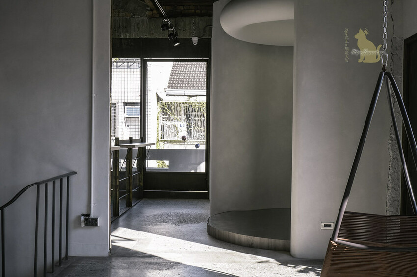 台中婚戒 ｜飾品  IR 飾品專賣 刻劃粗曠感老宅裡的飾品店…這裡不是咖啡館 ，免費喝咖啡