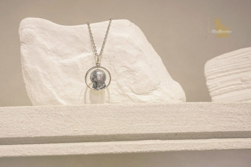 台中婚戒 ｜飾品  IR 飾品專賣 刻劃粗曠感老宅裡的飾品店…這裡不是咖啡館 ，免費喝咖啡