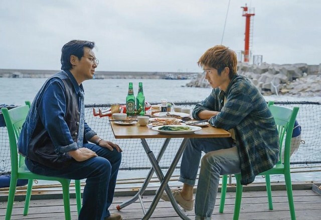 The Movie posters & stills of Chinese Movie 中國電影《四海》(Only Fools Rush In) was launching from Dec 2, 2022 onwards in Taiwan.