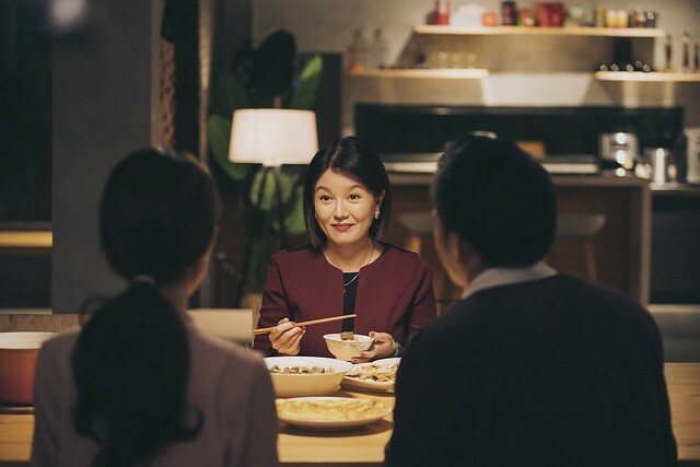 The TV anthology series posters & stills of  2022公視年度大戲「你的婚姻不是你的婚姻 On Marriage」 單元劇三《恭請光臨曾賈府喜事》 will be launching in Taiwan from Dec  17, 2022. onwards