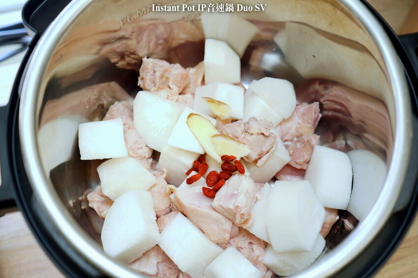 【壓力鍋推薦評比】Iris、IP音速鍋、飛利浦金小萬三款熱門萬用鍋實測!